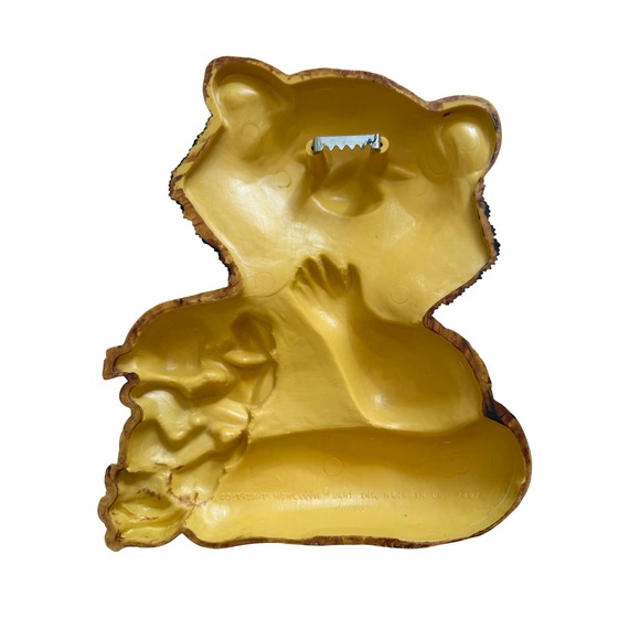 Vintage 1977 Dart Homco Raccoon w/ Flower Bouquet Wall Hanging Cute Retro Decor - Picture 5 of 7